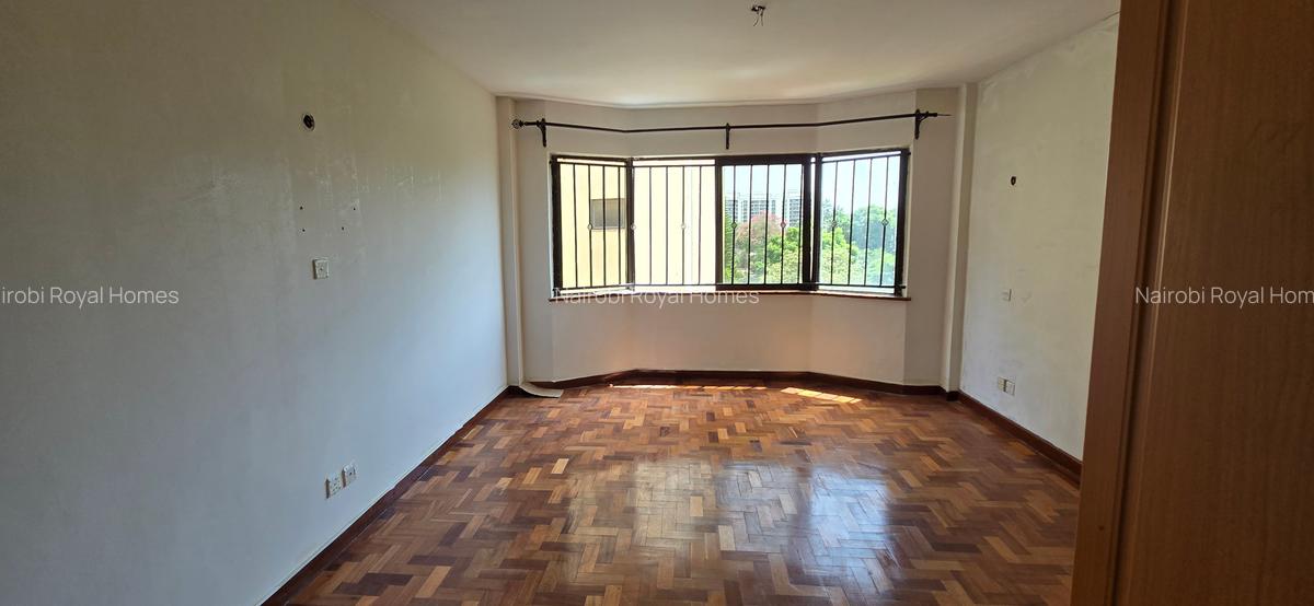 3 Bed Apartment with En Suite at Lavington Green Garden - 13