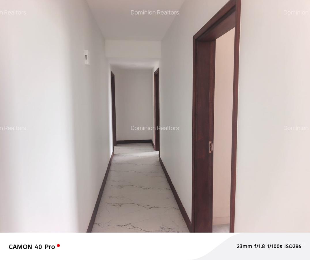3 Bed Apartment with En Suite in Parklands - 7