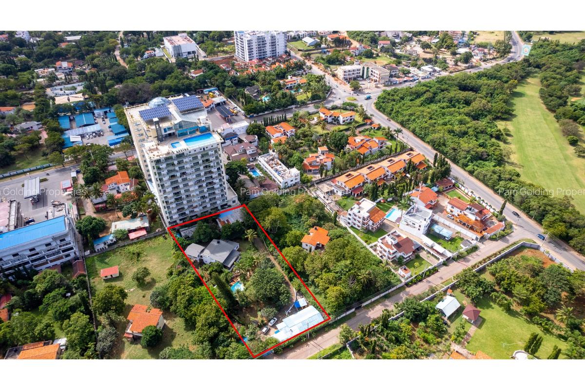 6 Bed House with En Suite in Nyali Area - 1