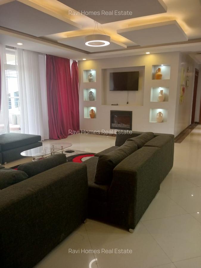 3 Bed Apartment with En Suite in Lavington - 2