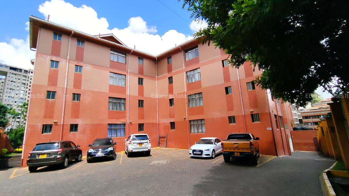 4 Bed Apartment with En Suite at Riverside Drive - 1