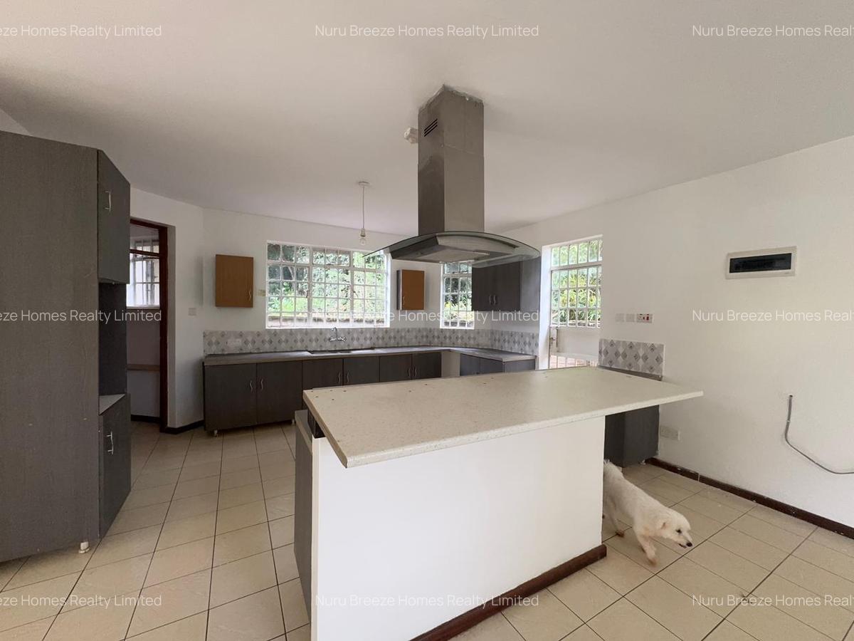 4 Bed Townhouse with En Suite in Spring Valley - 15