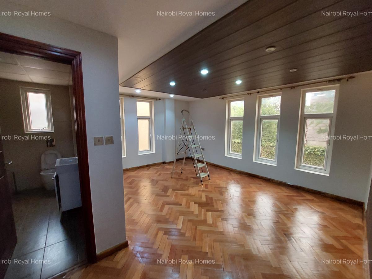 5 Bed Townhouse with En Suite at Convent Drive - 13