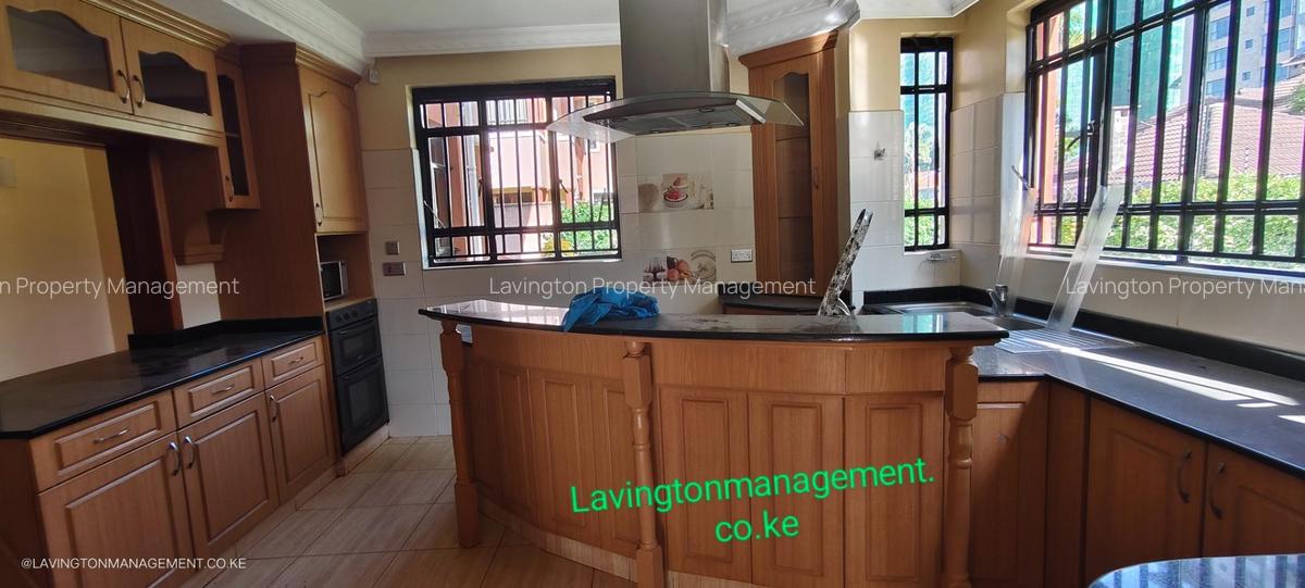 4 Bed House with En Suite at Lavington Green - 9