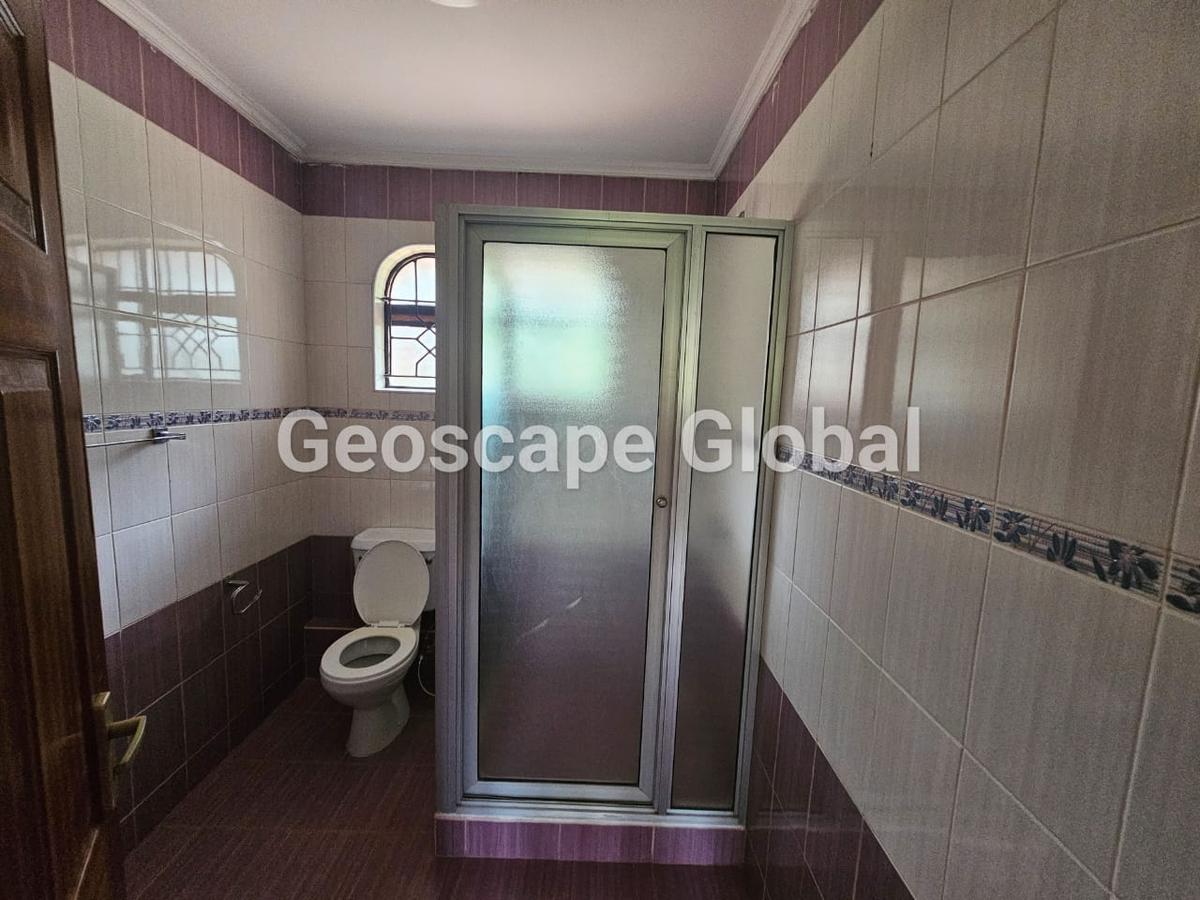 4 Bed House with En Suite in Runda - 12