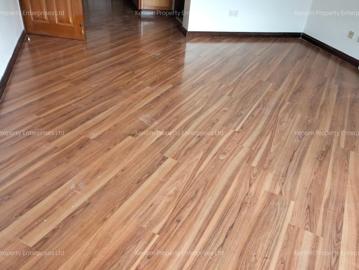 4 Bed Townhouse with En Suite in Westlands Area - 9