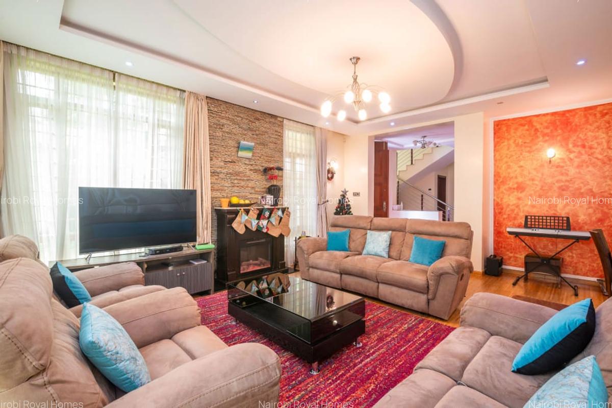 5 Bed Townhouse with En Suite at Lavington - 17