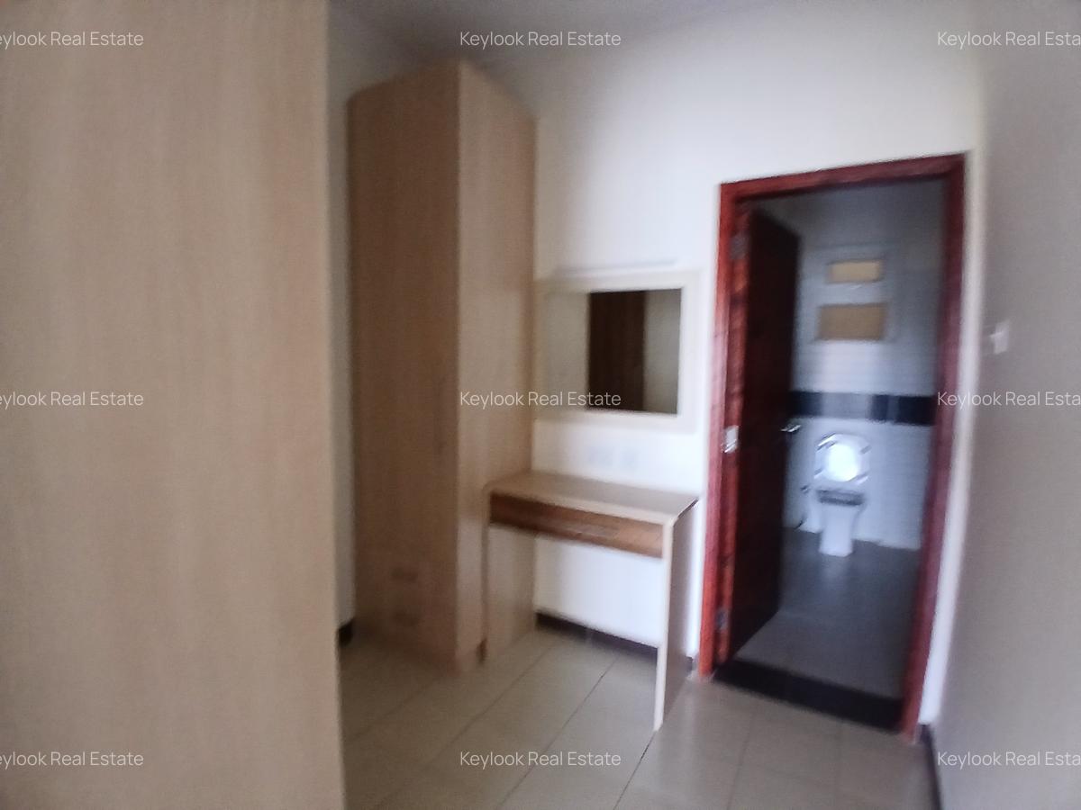 2 Bed Apartment with En Suite at Lavington - 4