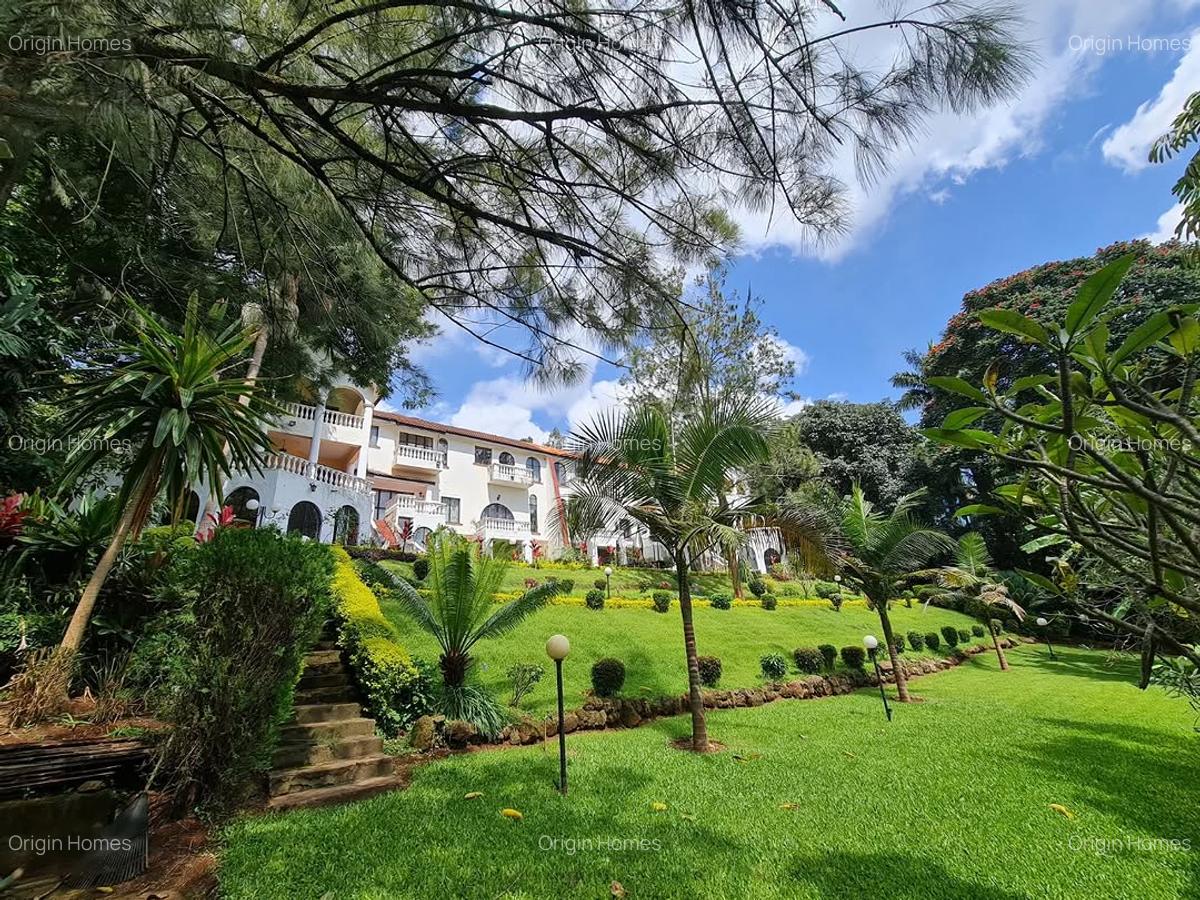 5 Bed House with En Suite at Nyari - 3