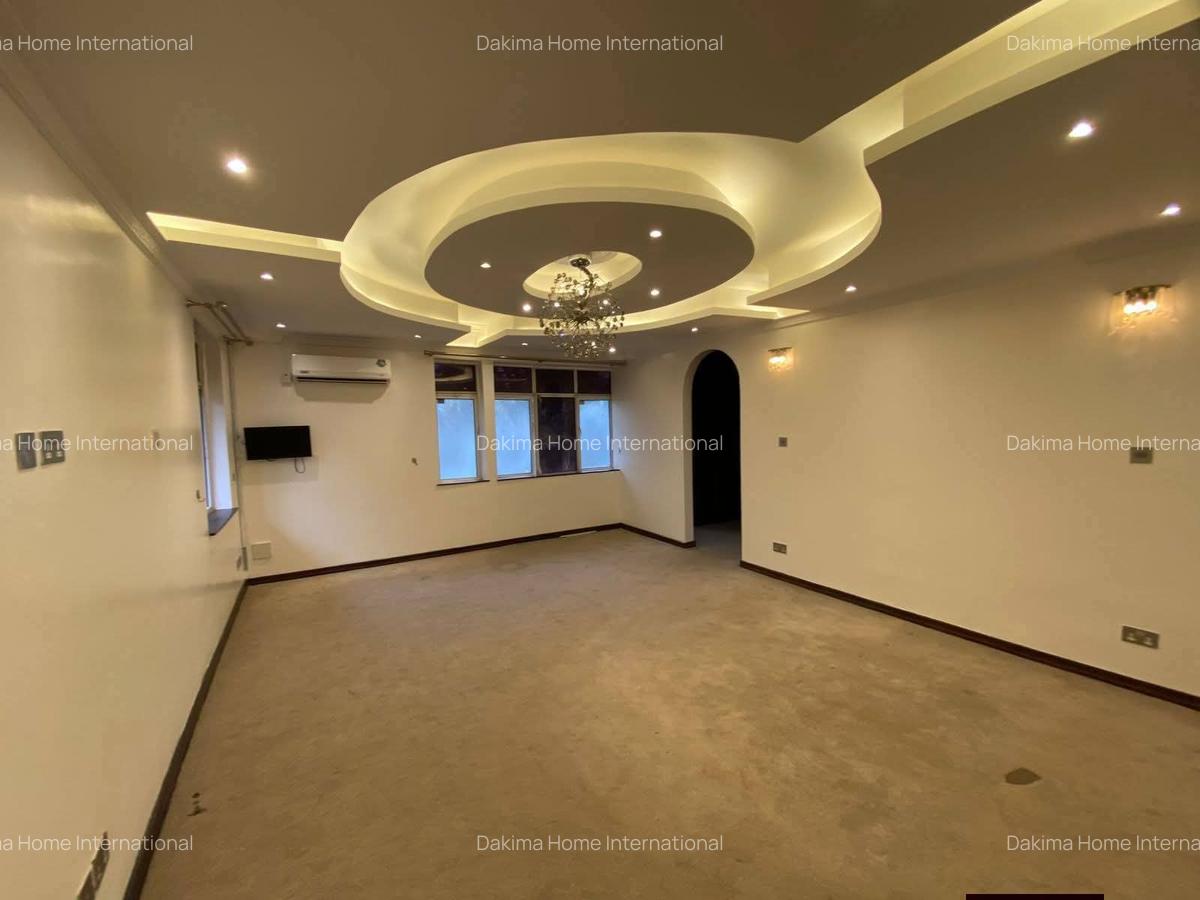 4 Bed House with En Suite in Runda - 7