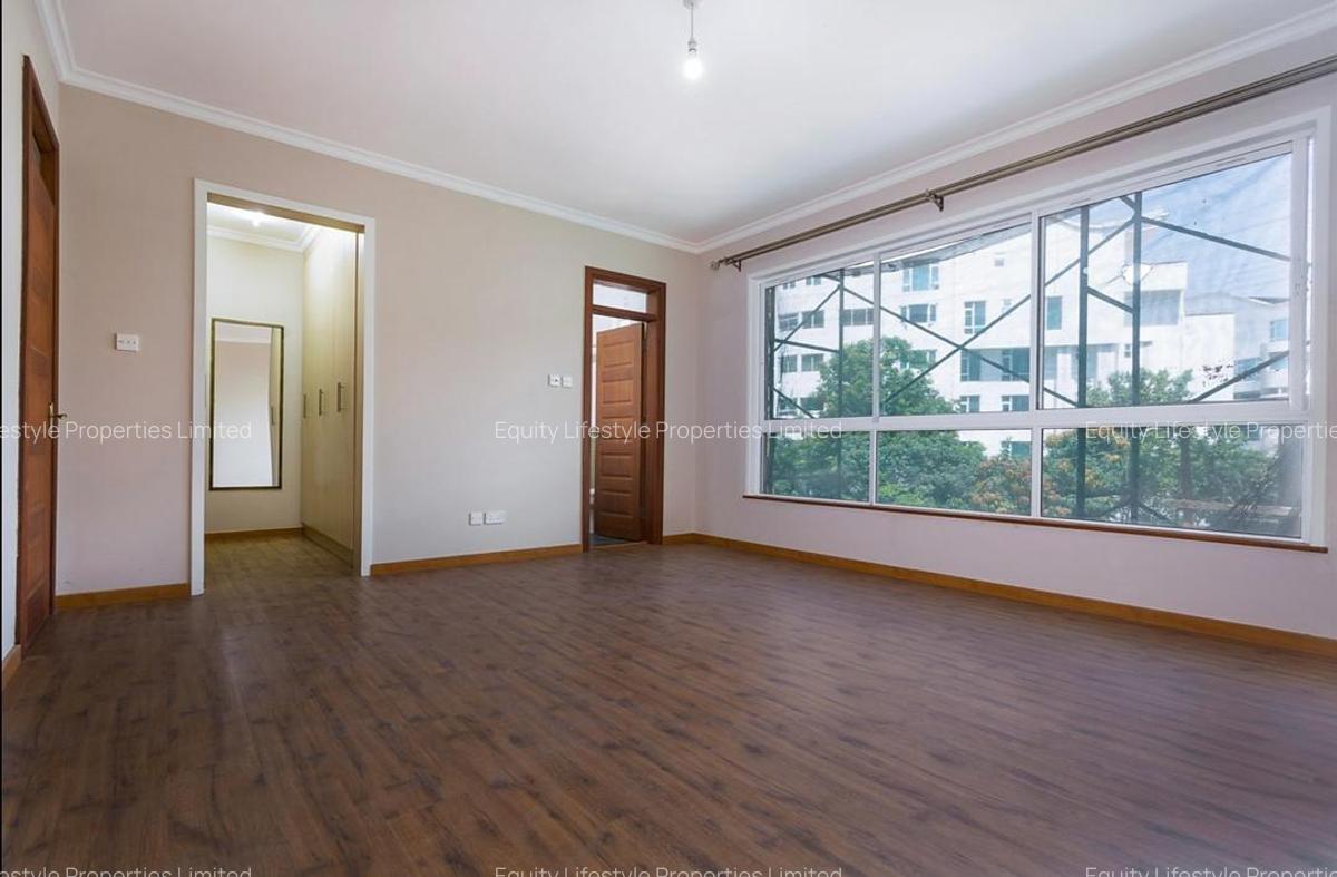 Serviced 3 Bed Apartment with En Suite in Riverside - 2