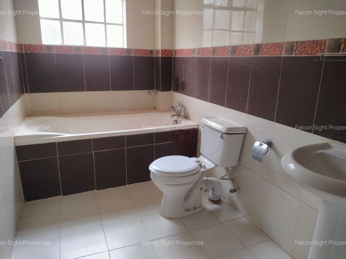 4 Bed Townhouse with Walk In Closet in Spring Valley - 8