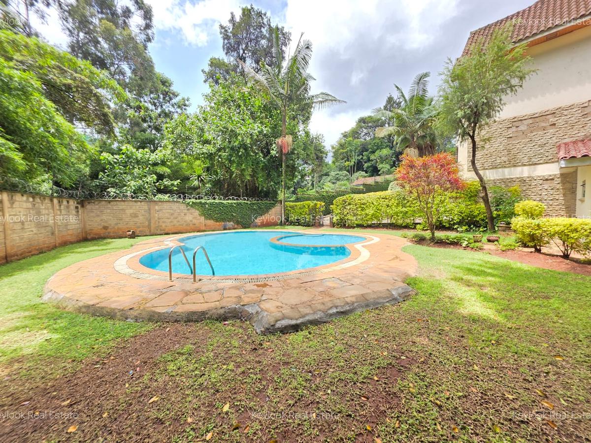 5 Bed Townhouse with En Suite at Lavington - 8