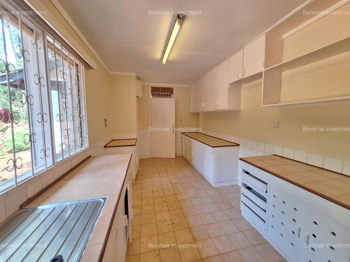 4 Bed House with En Suite at Loresho Crescent - 9