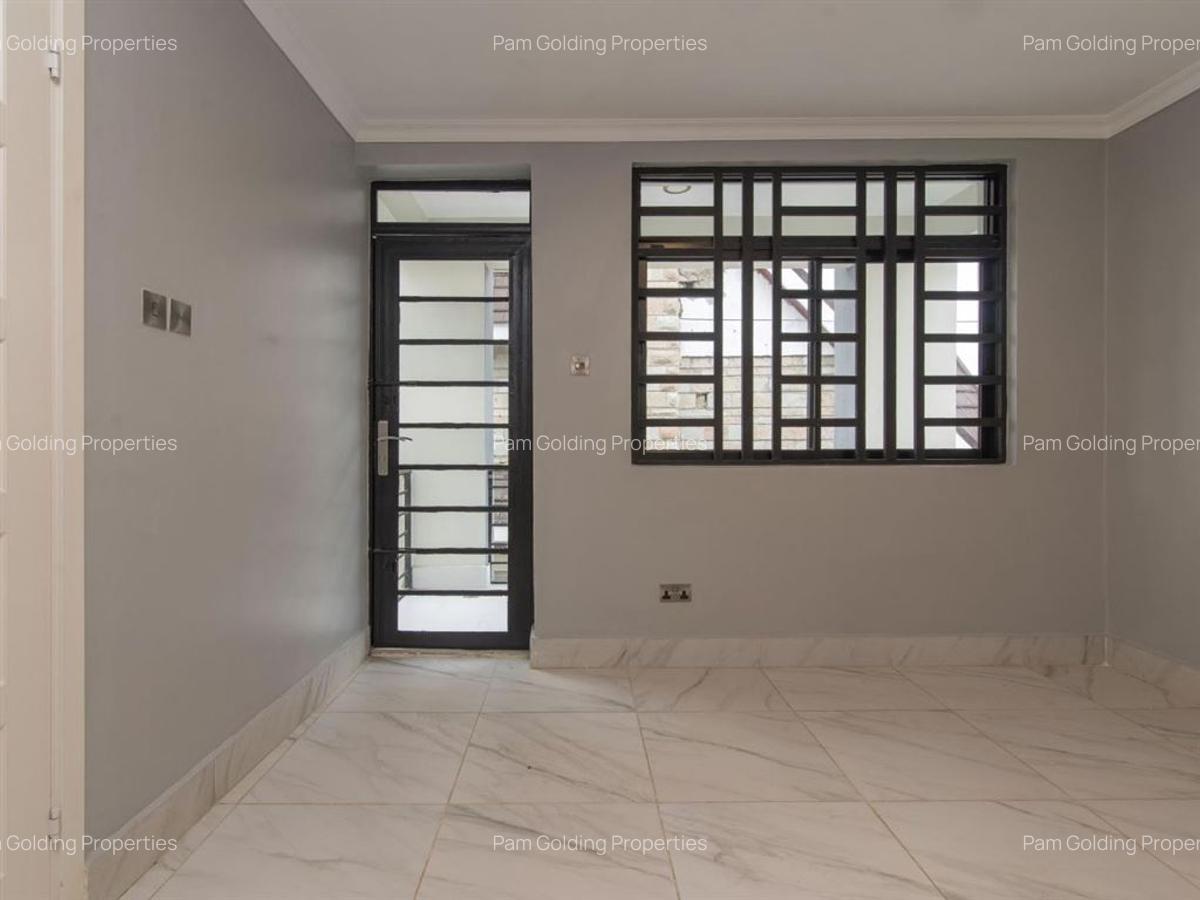 5 Bed Townhouse with En Suite in Syokimau - 14