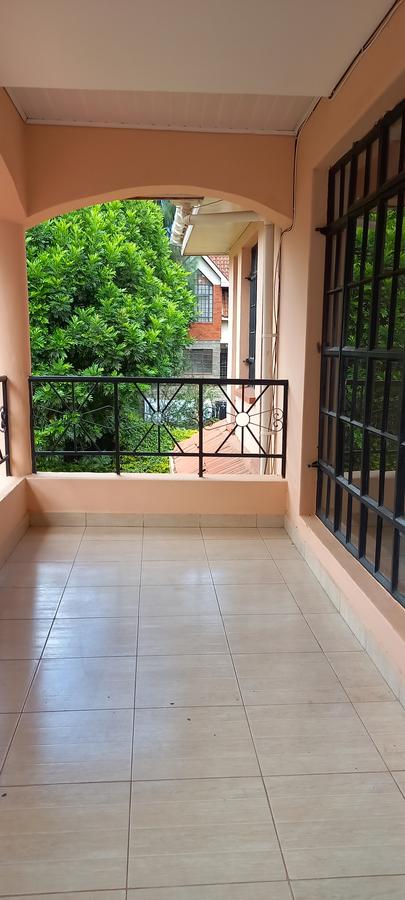 5 Bed Townhouse with En Suite in Lavington - 19