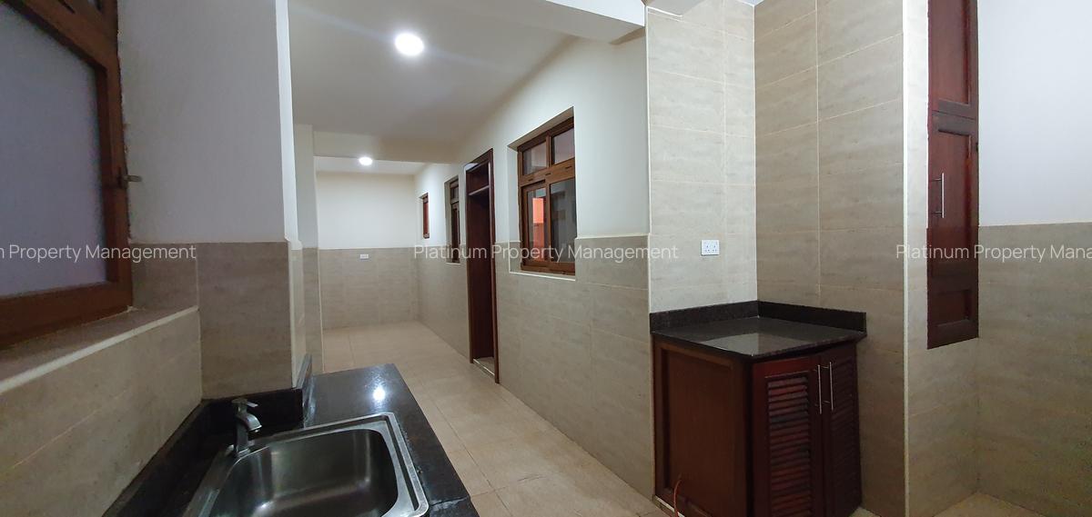 3 Bed Apartment with En Suite in General Mathenge - 7