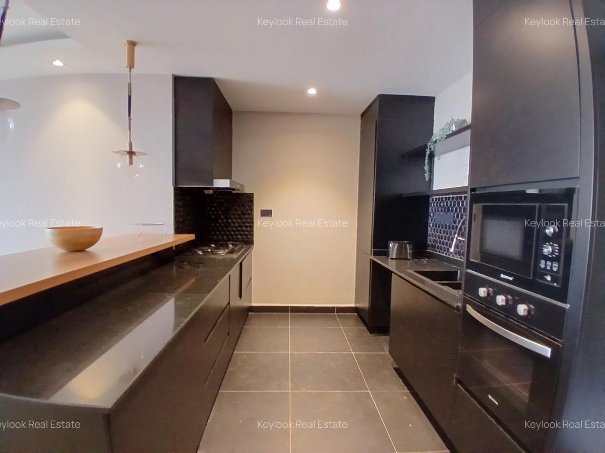 Serviced 3 Bed Apartment with En Suite at Brookside Close - 6