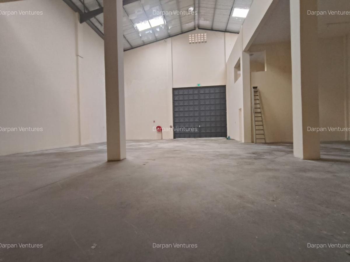5,940 ft² Warehouse with Service Charge Included in Ruaraka - 2