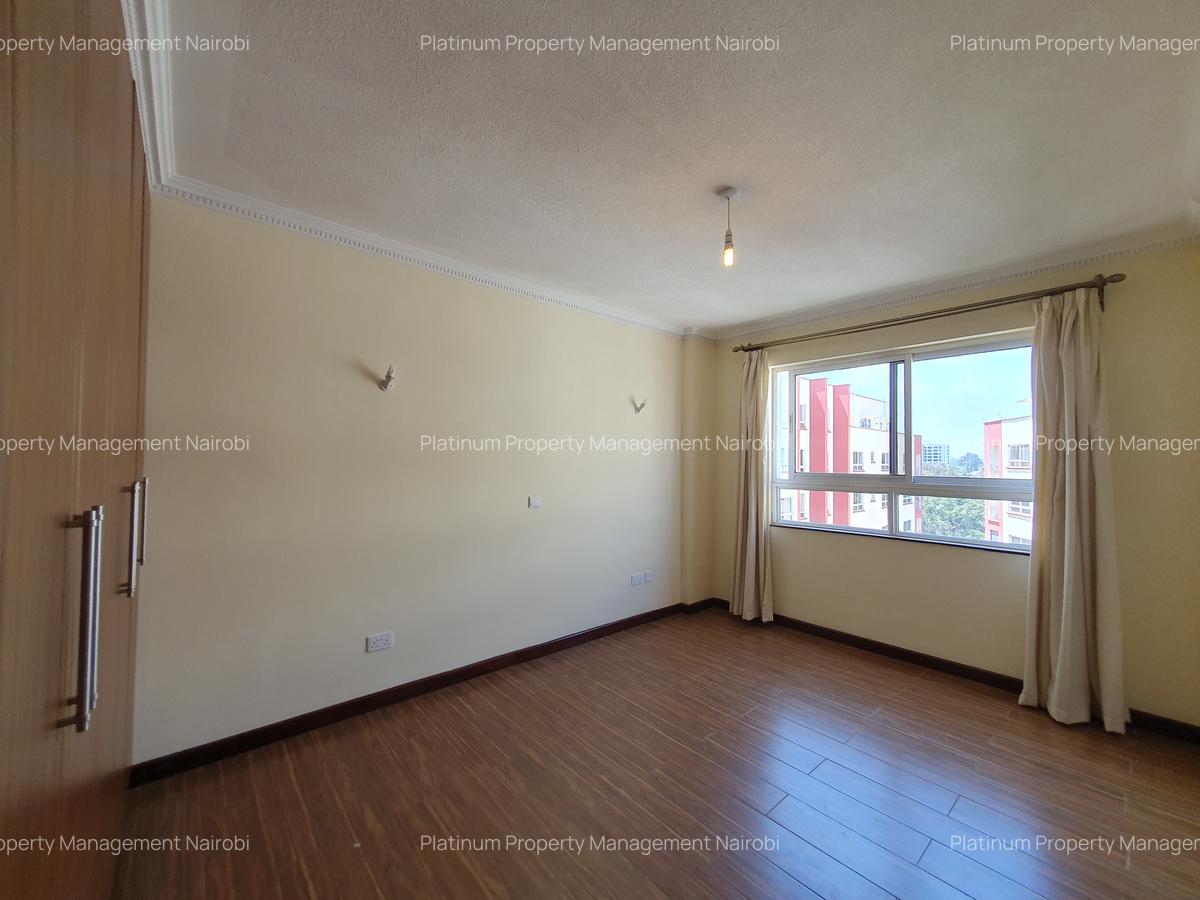 3 Bed Apartment with En Suite at River Gardens Park - 12