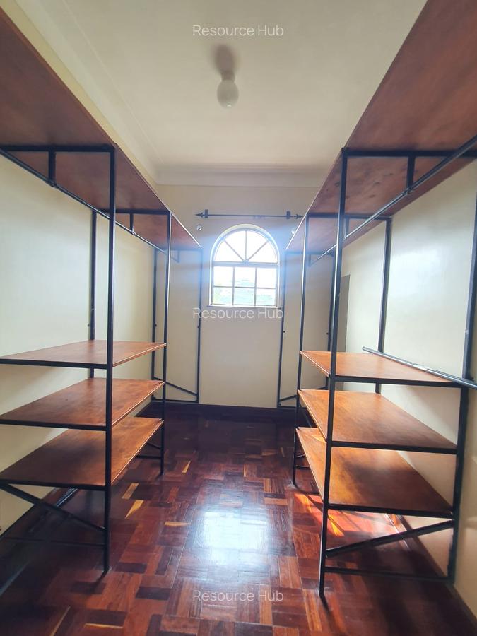 5 Bed House with En Suite at Nyari - 6