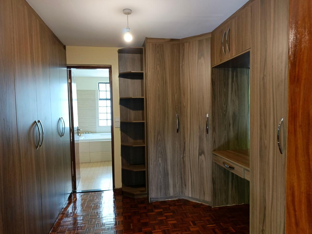 4 Bed Townhouse with En Suite in Kitisuru - 14