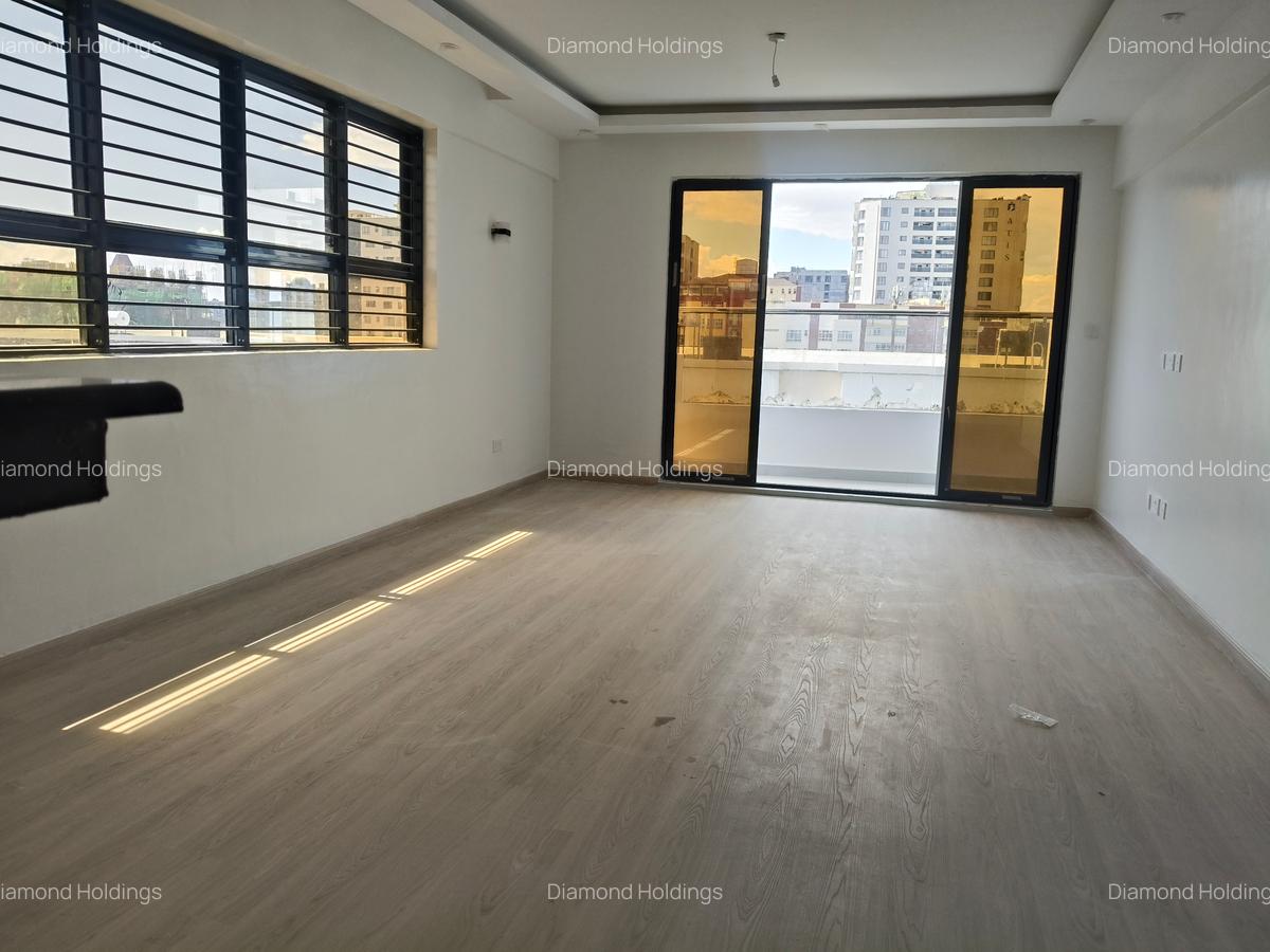 5 Bed Apartment with En Suite in Parklands - 1