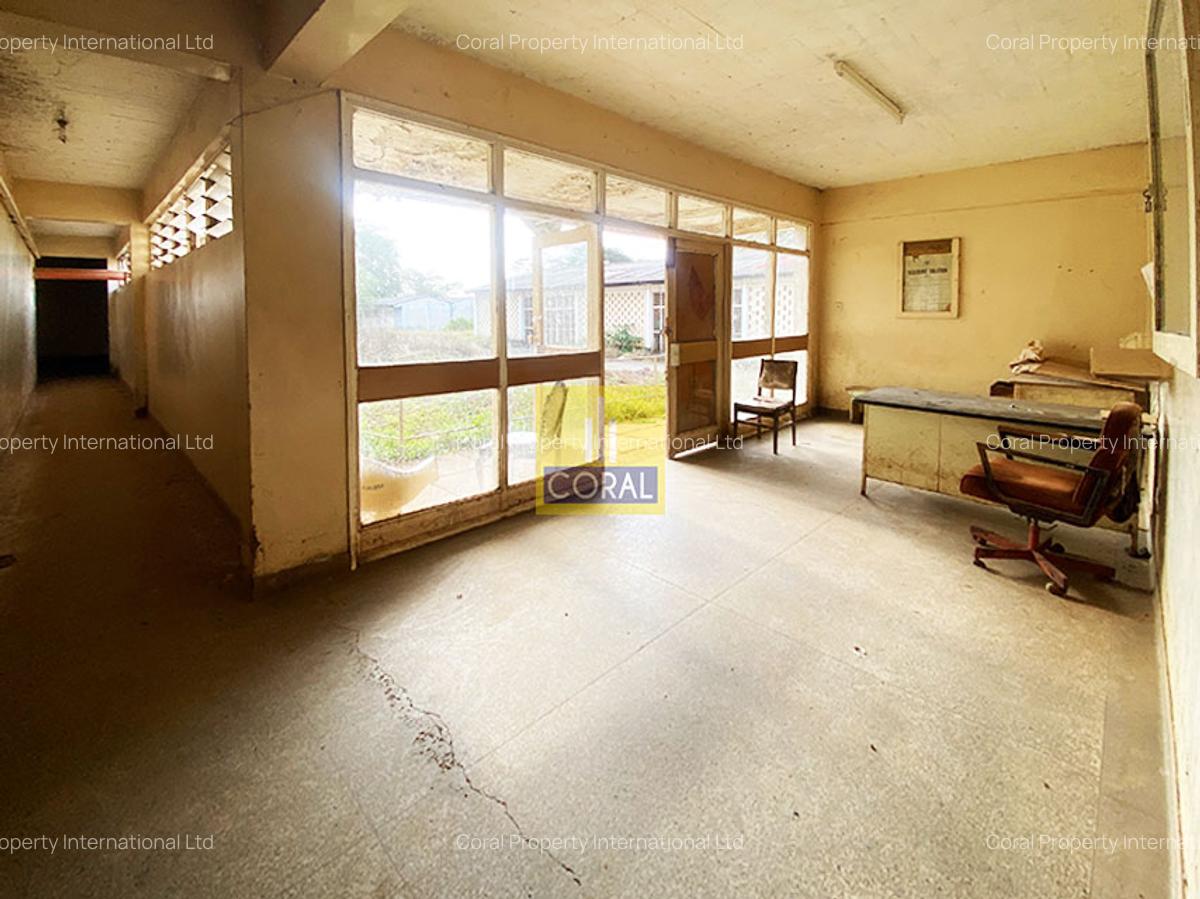 100,000 ft² Warehouse with Backup Generator in Thika - 4