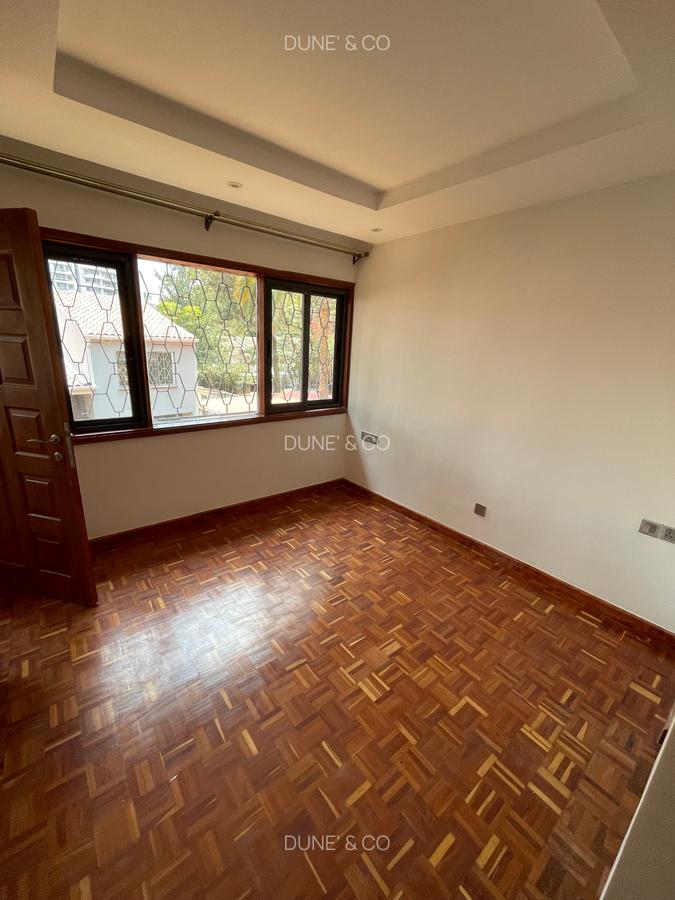 4 Bed Townhouse with En Suite in Westlands Area - 14