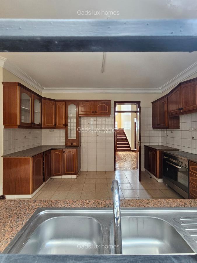 4 Bed Villa with En Suite at Kaputei - 10