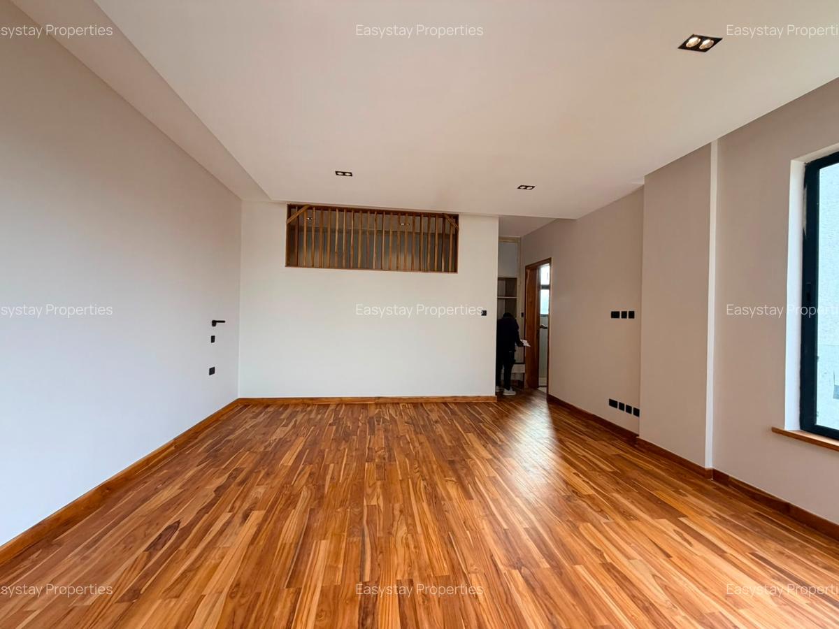 4 Bed Villa with En Suite in Loresho - 6