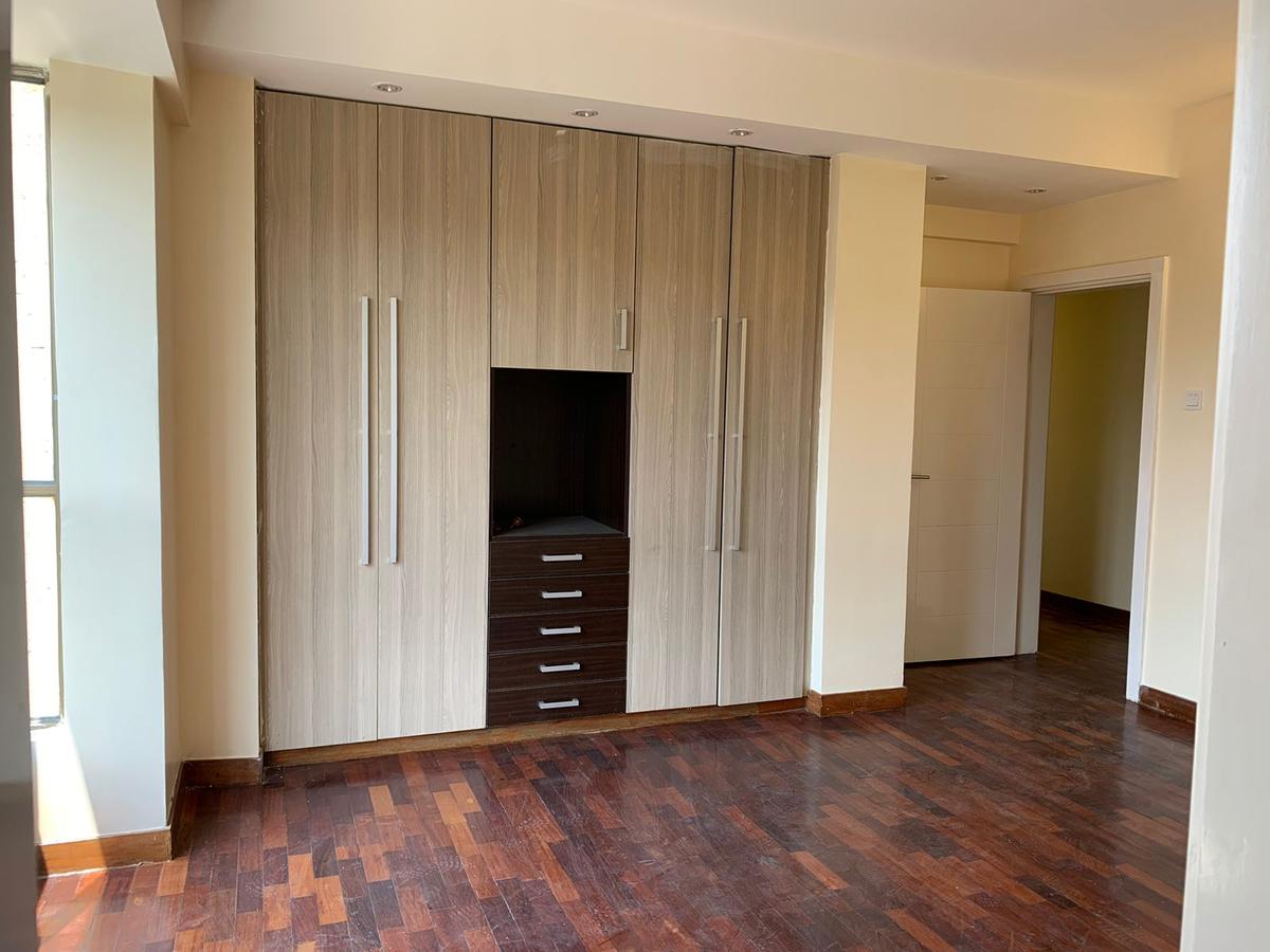 3 Bed Apartment with En Suite in Lavington - 13