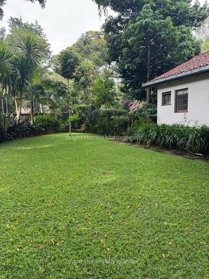 5 Bed House with En Suite in Lavington - 4