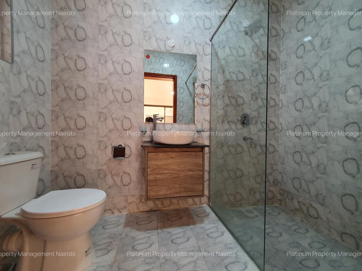 4 Bed Apartment with En Suite in Parklands - 17