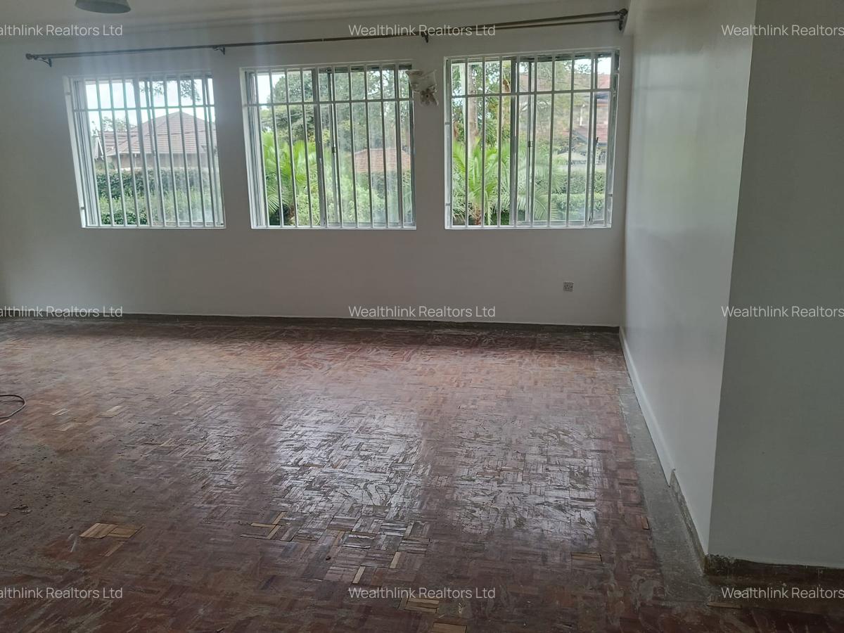 5 Bed House with En Suite at Nyari - 7