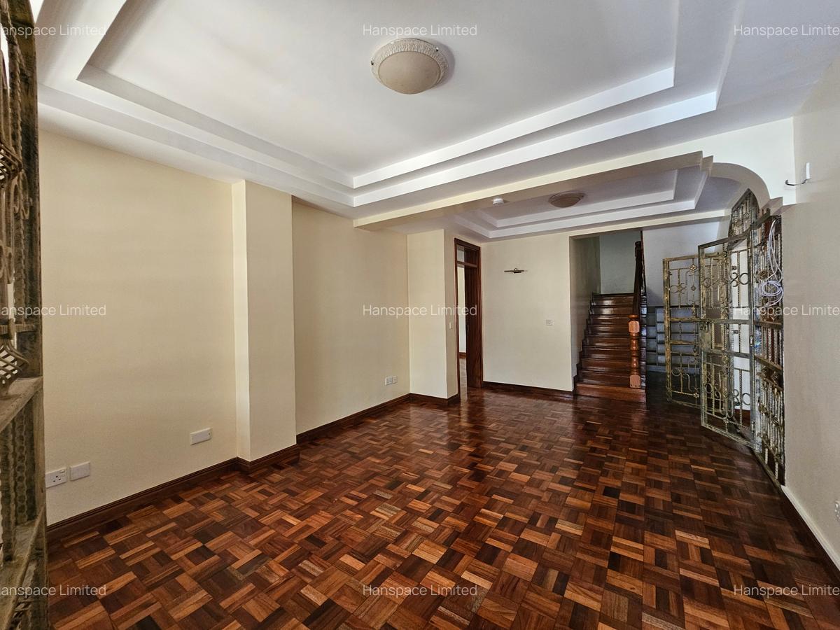 5 Bed Townhouse with En Suite in Kileleshwa - 18
