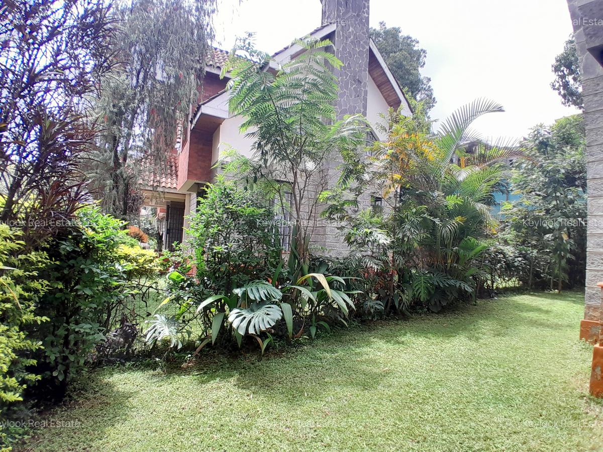 4 Bed Townhouse with En Suite at Lavington - 1