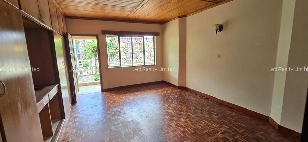 5 Bed Townhouse with En Suite in Lavington - 4