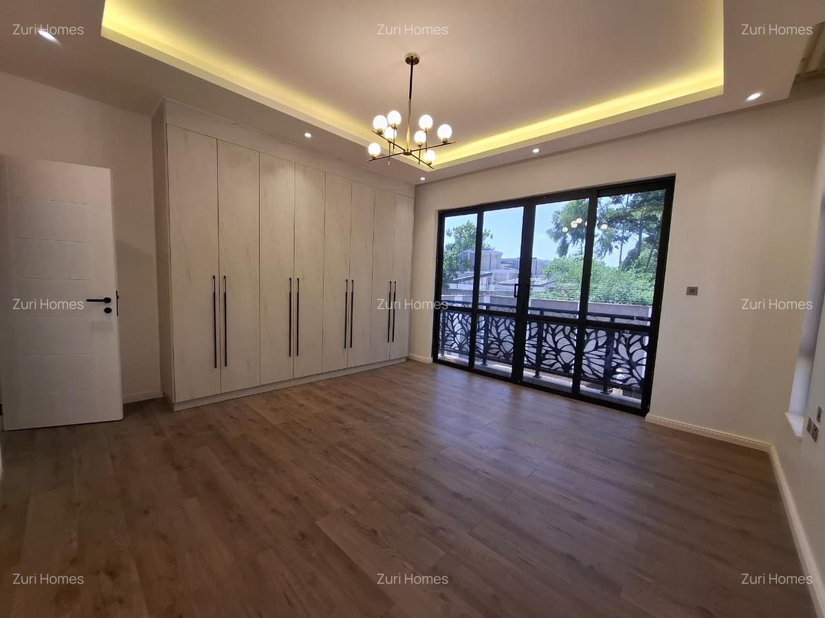 5 Bed Townhouse with En Suite in Lavington - 13