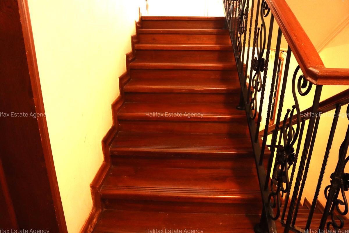 5 Bed Villa with En Suite in Westlands Area - 5