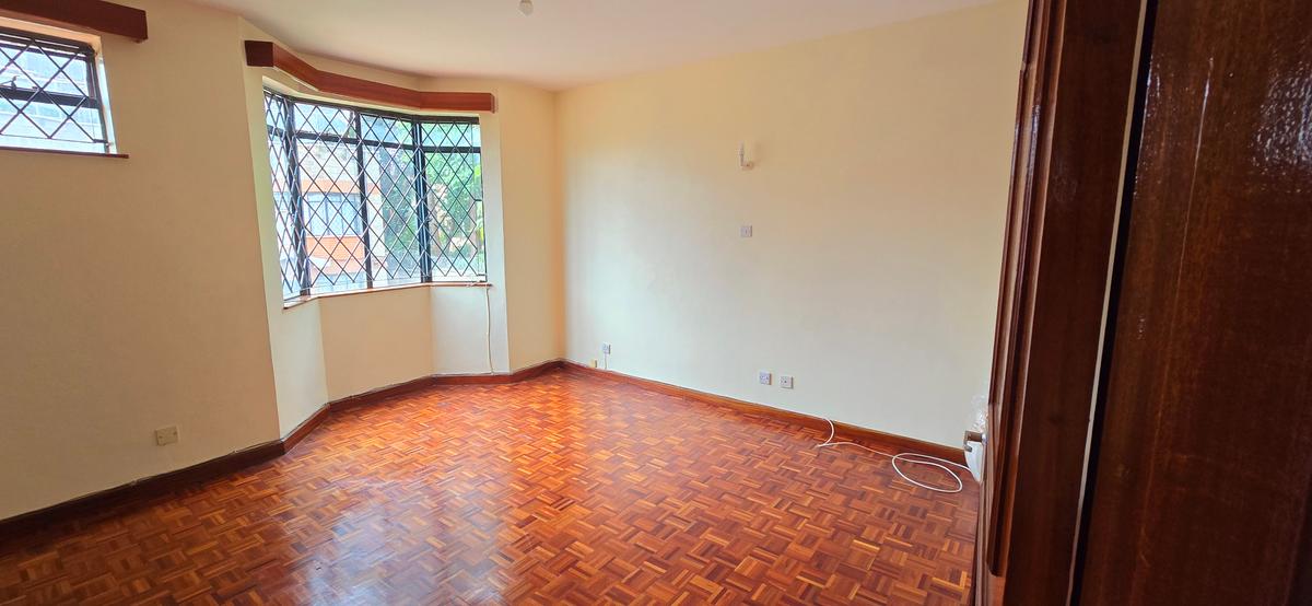 4 Bed Townhouse with En Suite at Convent Drive - 4