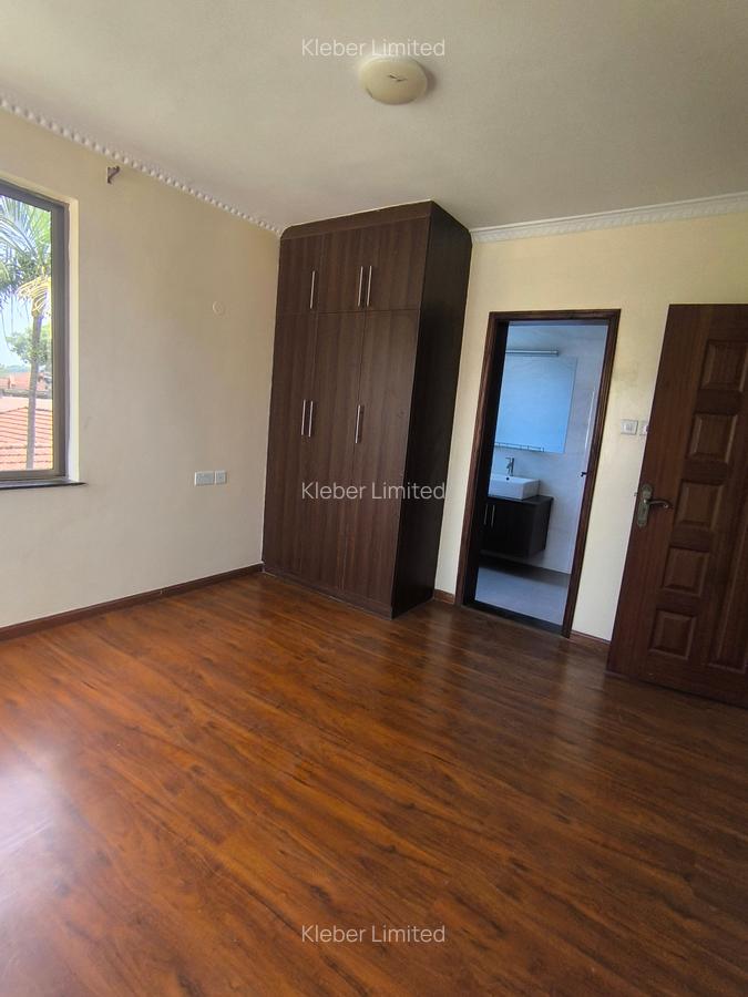 5 Bed Villa with En Suite in Lavington - 17