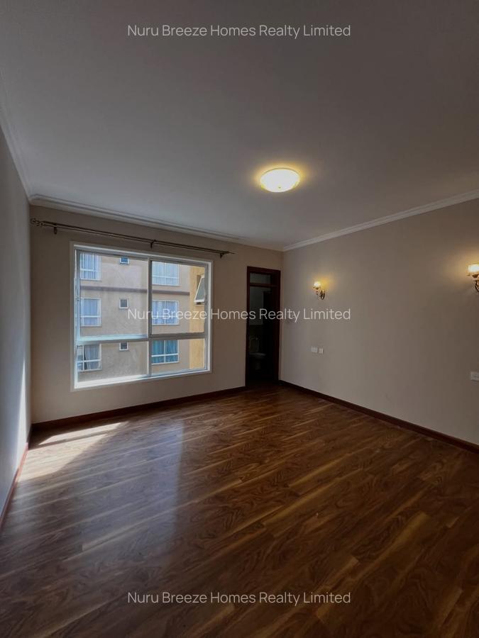 3 Bed Apartment with En Suite in Riverside - 7