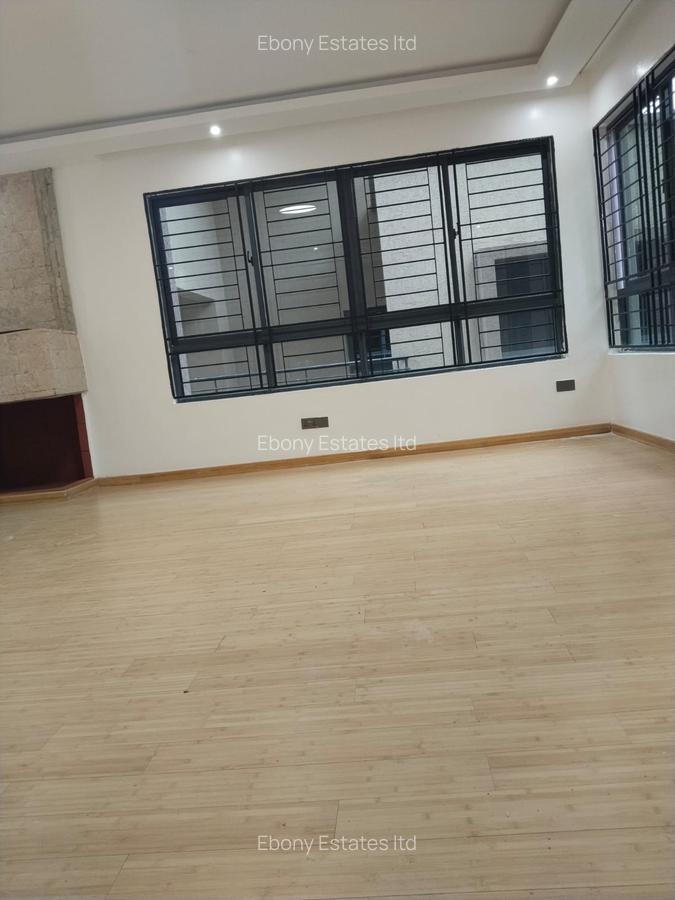 5 Bed Townhouse with En Suite in Lavington - 17