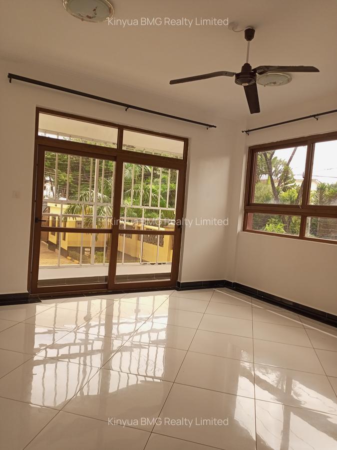 Serviced 3 Bed Apartment with En Suite at Moyne Drive - 4