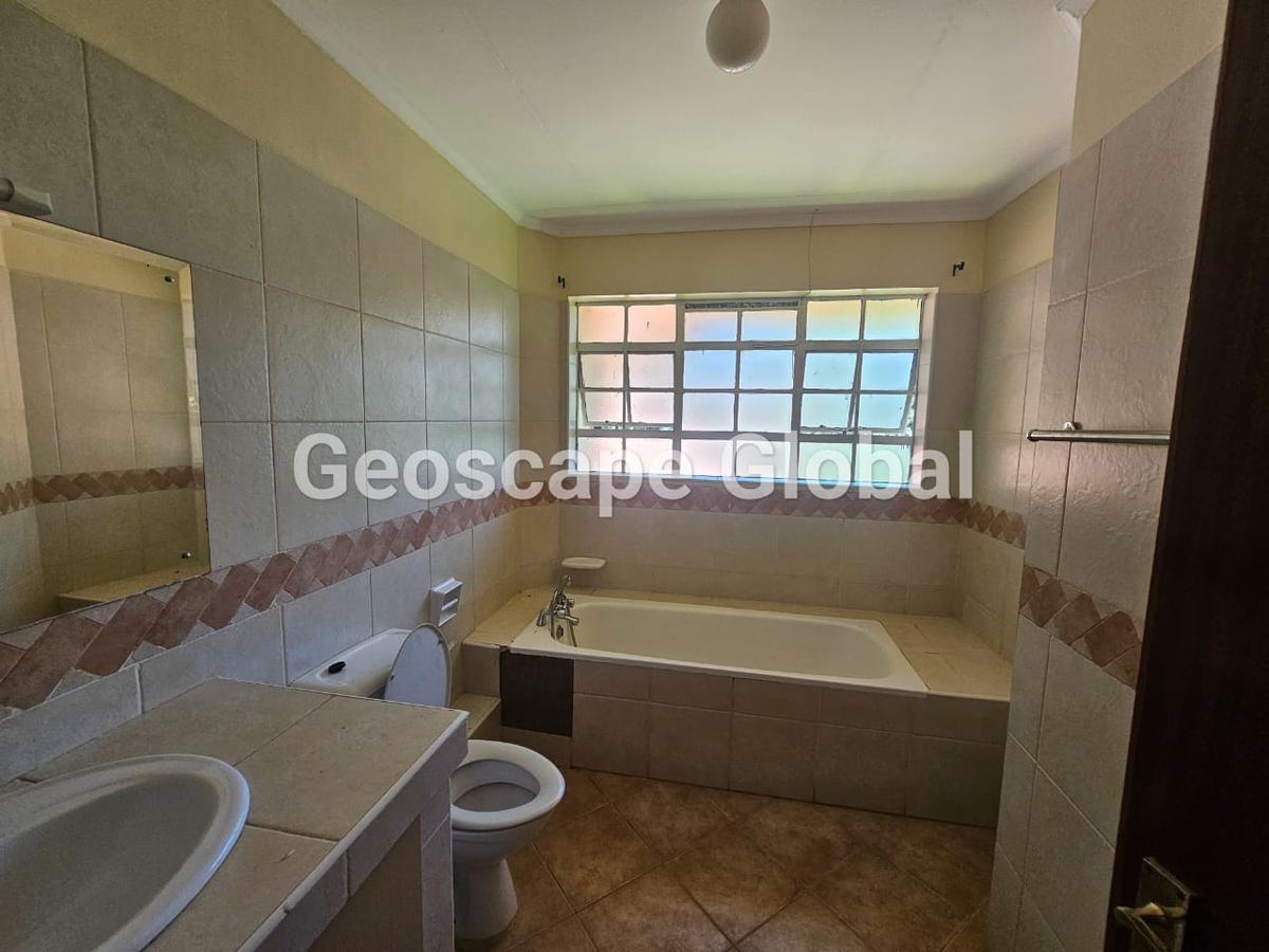 4 Bed House with En Suite in Runda - 5