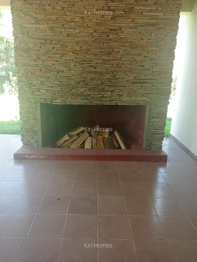 5 Bed Townhouse with En Suite in Karen Hardy - 16