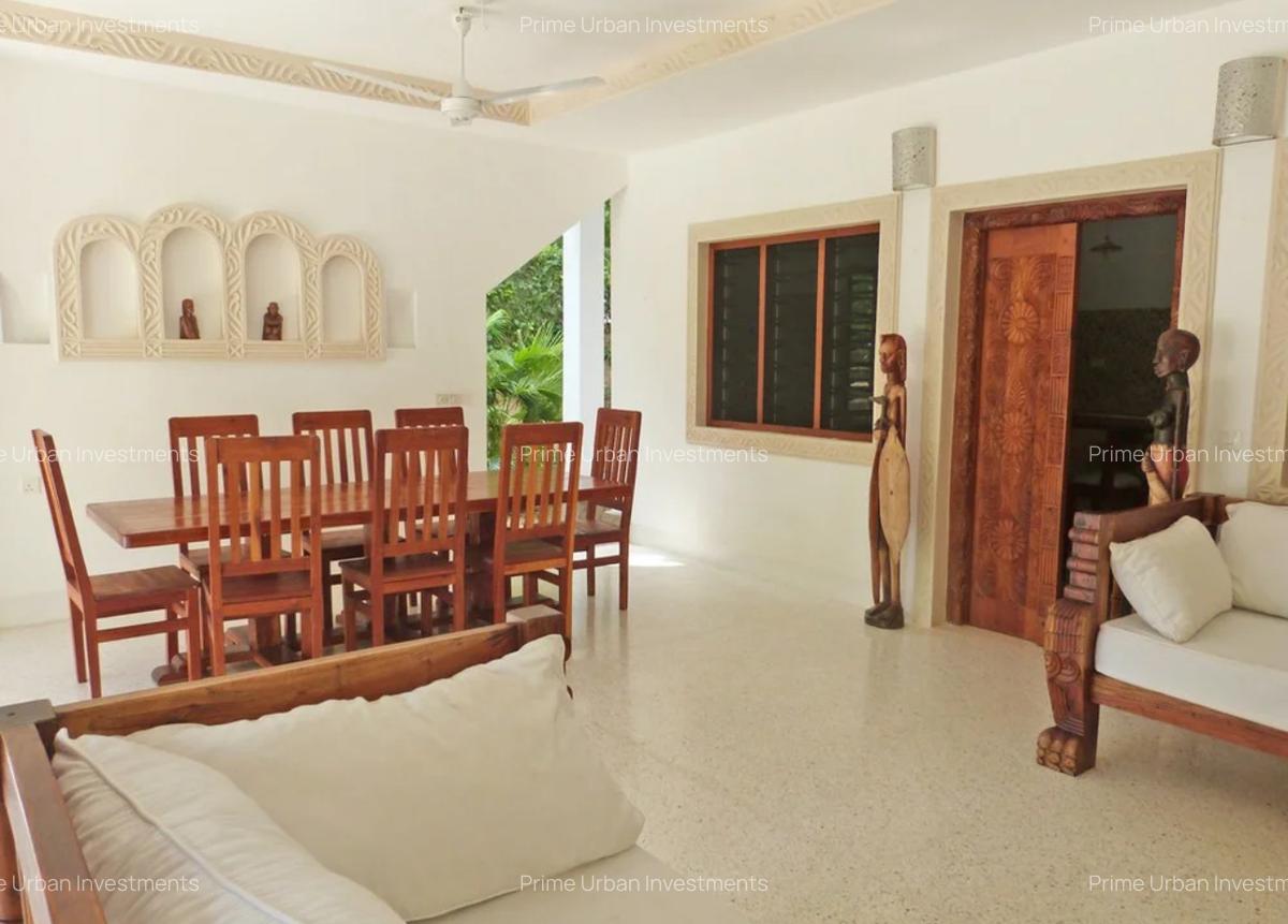 3 Bed House with En Suite in Watamu - 3