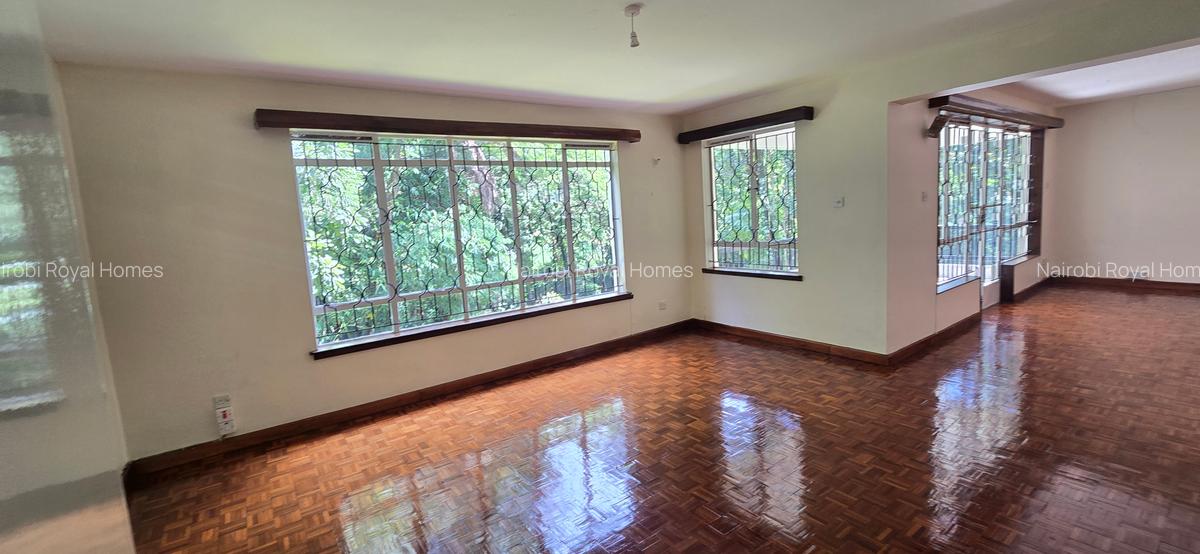 5 Bed House with En Suite at Un Crescent - 19