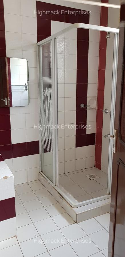 5 Bed House with En Suite at Garden Estate Road - 9